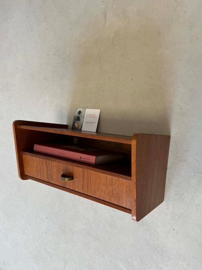 
                  
                    Wandkastje teak met lade en vak - LOUI.STORE
                  
                