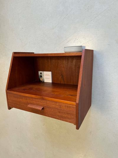 
                  
                    Wandkastje teak met lade hoog - LOUI.STORE
                  
                
