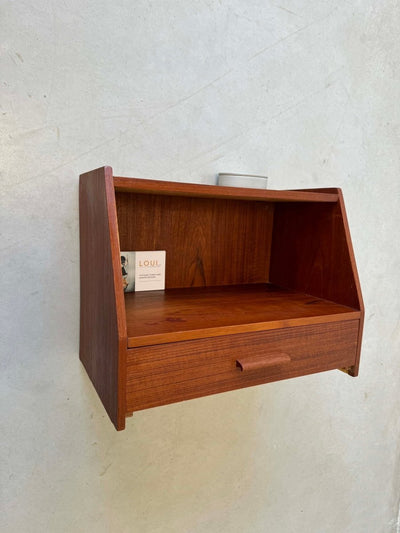 
                  
                    Wandkastje teak met lade hoog - LOUI.STORE
                  
                