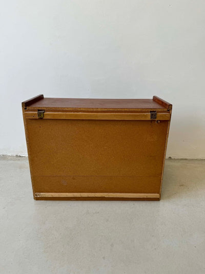 
                  
                    Wandkastje teak met lade hoog - LOUI.STORE
                  
                