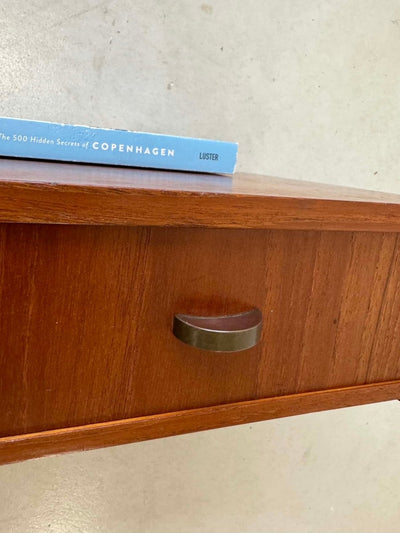 
                  
                    Wandkastje teak met lade - LOUI.STORE
                  
                