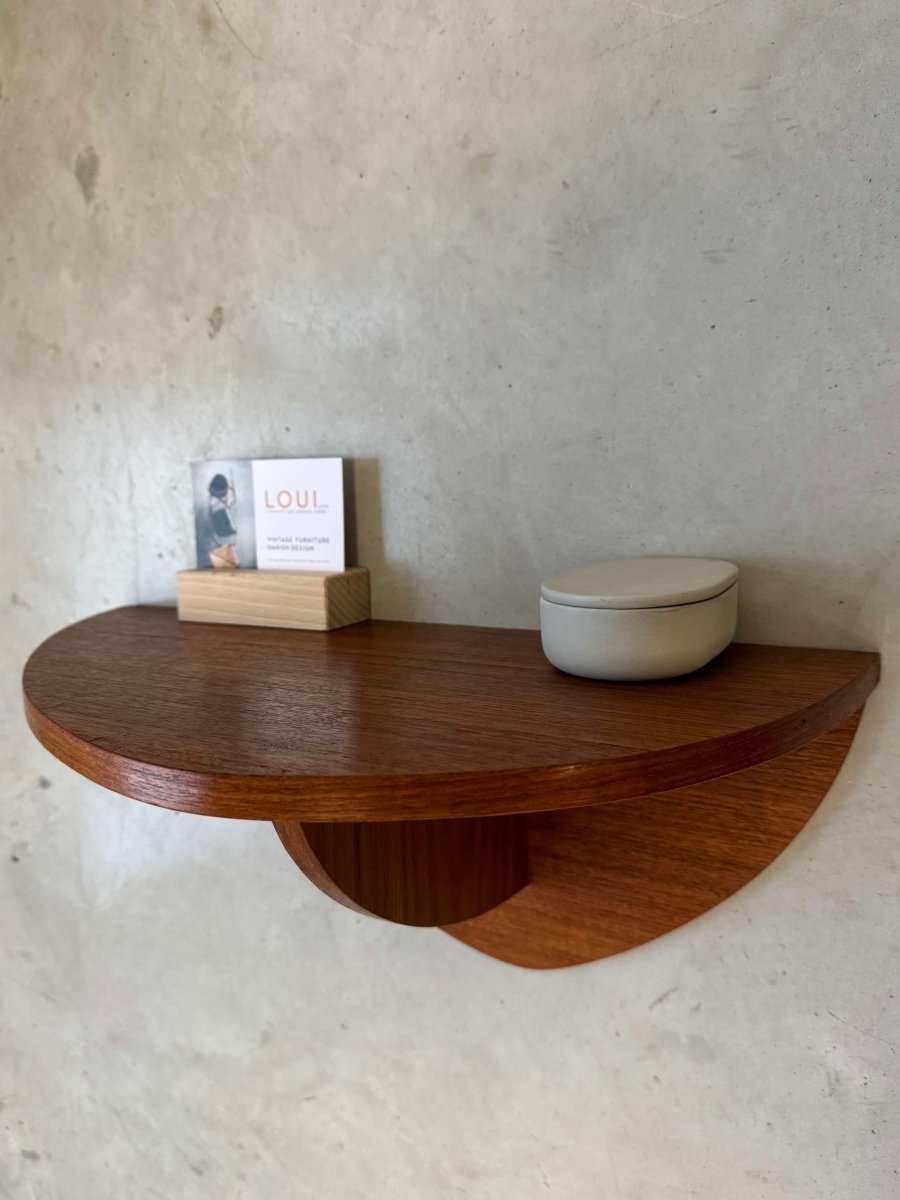 
                  
                    Wandplankje teak a - symmetrisch - LOUI.STORE
                  
                