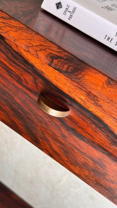 
                  
                    Wandsysteem palissander 2 lades - LOUI.STORE
                  
                