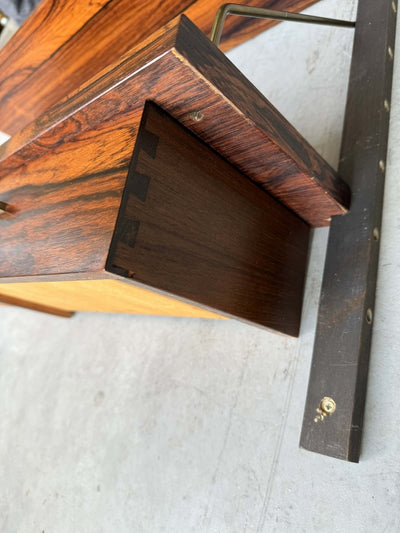 
                  
                    Wandsysteem palissander 2 lades - LOUI.STORE
                  
                