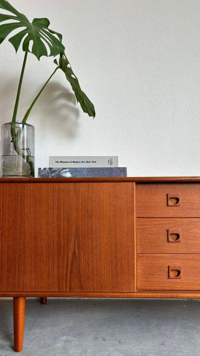 
                  
                    XL lowboard in teak - LOUI.STORE
                  
                