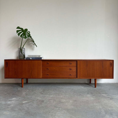 XL lowboard in teak - LOUI.STORE