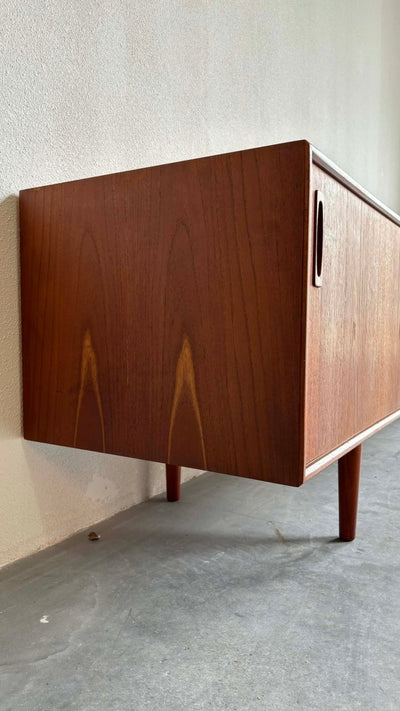 
                  
                    XL lowboard in teak - LOUI.STORE
                  
                