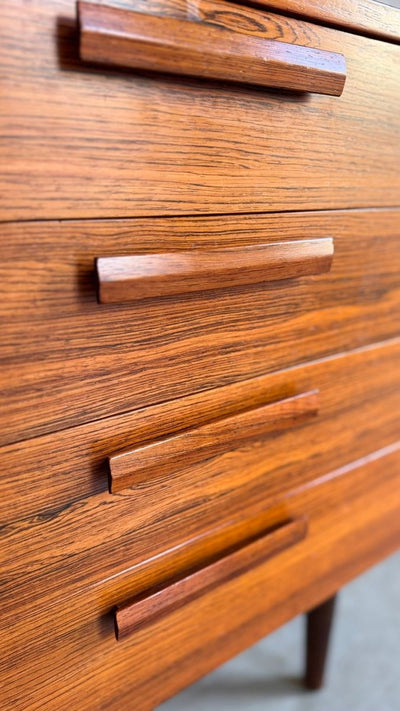 
                  
                    Zweeds sideboard door Nils Jonsson voor Troeds - LOUI.STORE
                  
                