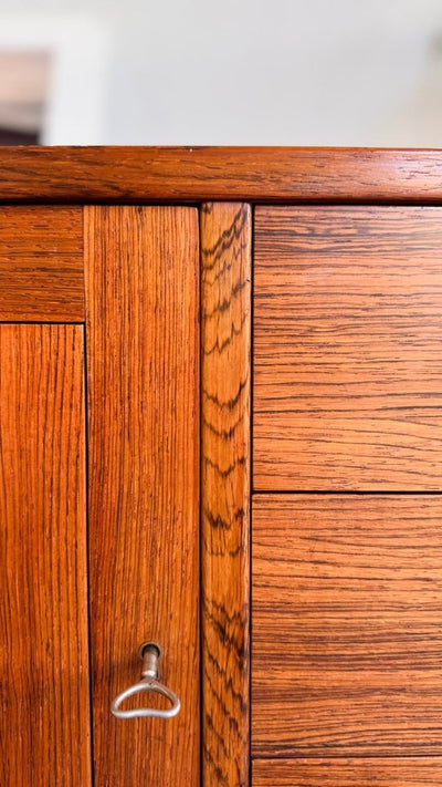 
                  
                    Zweeds sideboard door Nils Jonsson voor Troeds - LOUI.STORE
                  
                