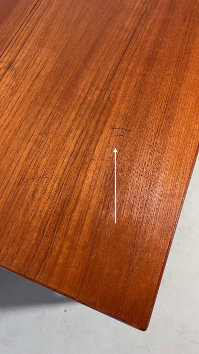 
                  
                    asymmetrisch bureautje teak - LOUI.STORE
                  
                