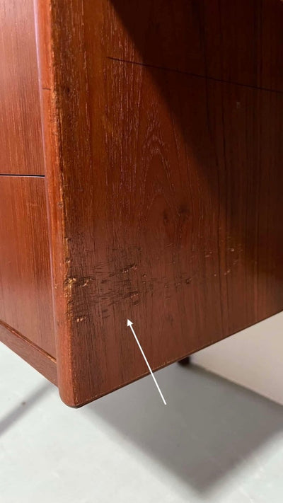 
                  
                    asymmetrisch bureautje teak - LOUI.STORE
                  
                