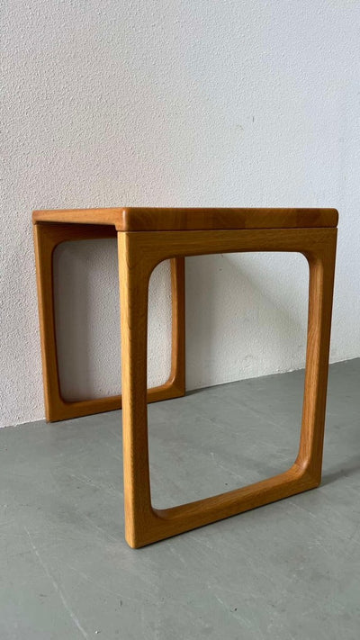 
                  
                    Bijzettafeltje eiken - LOUI.STORE
                  
                