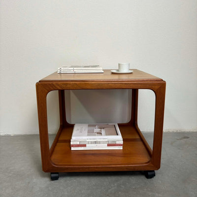 Bijzettafeltje kubus teak - trolley - LOUI.STORE