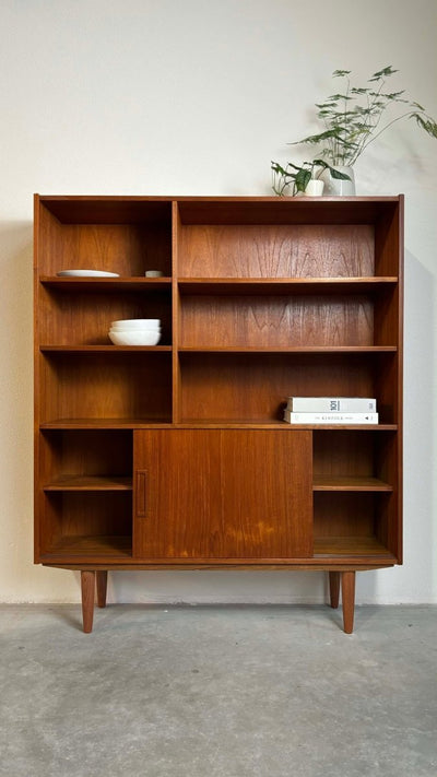 Boekenkast schuifdeurtjes teak - LOUI.STORE