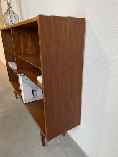 
                  
                    Boekenkast teak Edmund Jørgensen - LOUI.STORE
                  
                