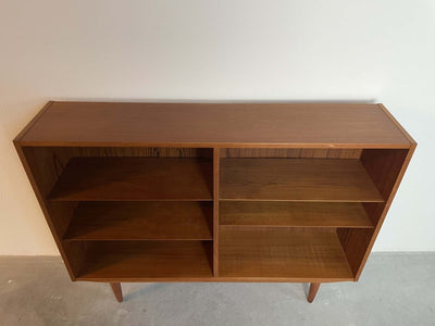 
                  
                    Boekenkast teak Edmund Jørgensen - LOUI.STORE
                  
                