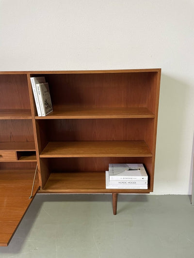 
                  
                    Boekenkast XL - LOUI.STORE
                  
                