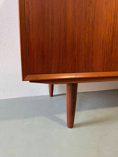 
                  
                    Brouer sideboard teak - LOUI.STORE
                  
                