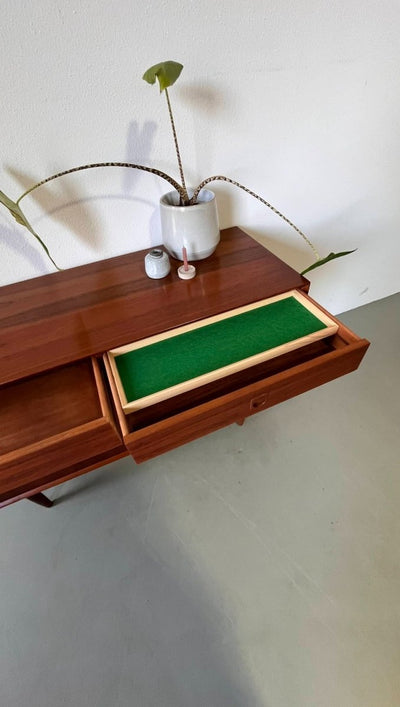 
                  
                    Brouer sideboard teak - LOUI.STORE
                  
                