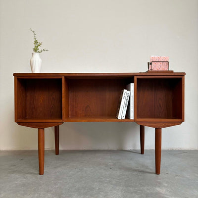 
                  
                    Bureau 2-zijdig +brievenstandaard - LOUI.STORE
                  
                