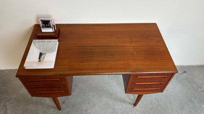 
                  
                    Bureau 2-zijdig +brievenstandaard - LOUI.STORE
                  
                