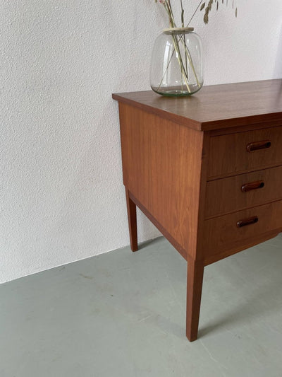 
                  
                    Bureau 7 lades teak - LOUI.STORE
                  
                