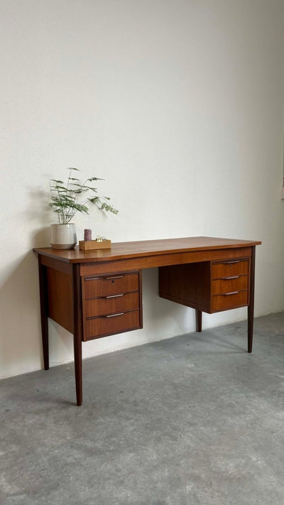 Bureau curved blad teak - LOUI.STORE