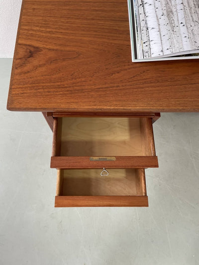 
                  
                    Bureau dubbelzijdig met klep - LOUI.STORE
                  
                