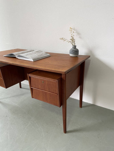 
                  
                    Bureau dubbelzijdig met klep - LOUI.STORE
                  
                