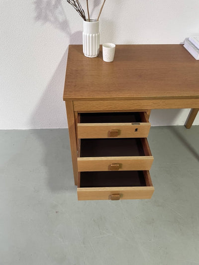 
                  
                    Bureau Eiken Domino - LOUI.STORE
                  
                