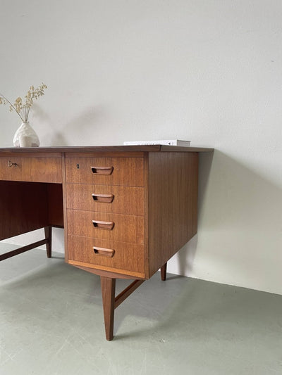 Bureau in teak (freestanding) - LOUI.STORE