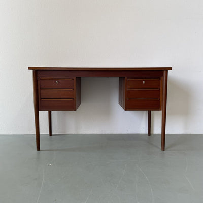 
                  
                    Bureau in teak - LOUI.STORE
                  
                