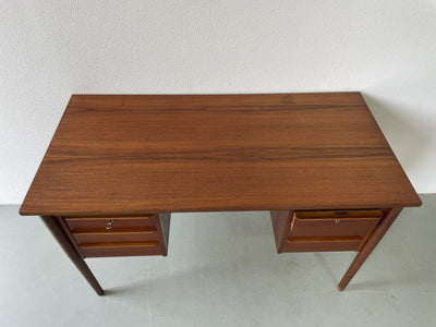 
                  
                    Bureau in teak - LOUI.STORE
                  
                