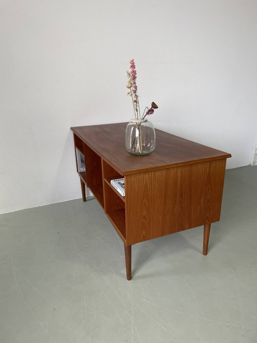 
                  
                    Bureau teak 2 sides - LOUI.STORE
                  
                