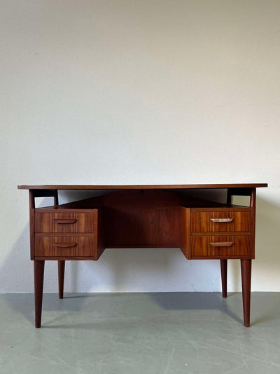 Bureau teak curved 2-zijdig - LOUI.STORE
