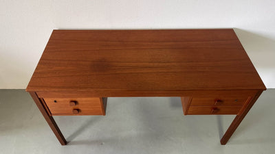 
                  
                    Bureau teak domino - LOUI.STORE
                  
                