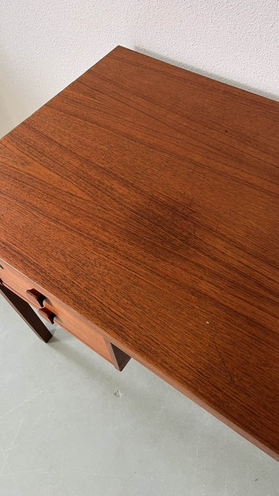 
                  
                    Bureau teak domino - LOUI.STORE
                  
                