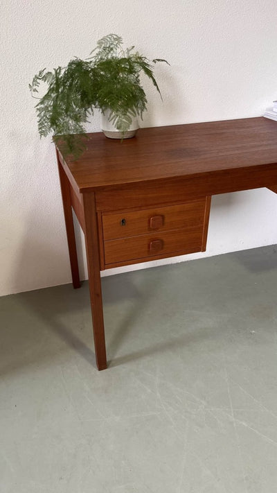 
                  
                    Bureau teak domino - LOUI.STORE
                  
                
