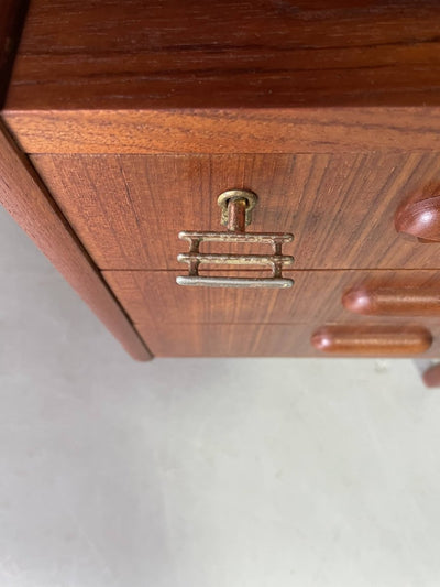
                  
                    Bureau teak zwevende ladeblokken - LOUI.STORE
                  
                