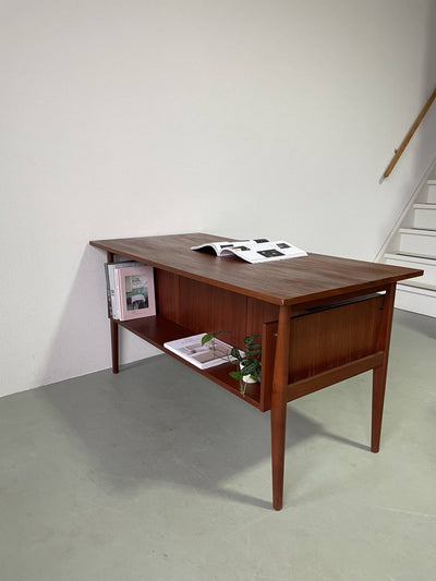
                  
                    Bureau teak zwevende ladeblokken - LOUI.STORE
                  
                