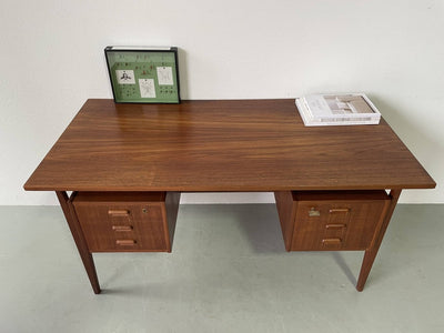 
                  
                    Bureau teak zwevende ladeblokken - LOUI.STORE
                  
                