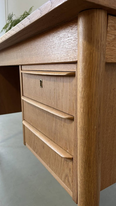 Deens bureau in eiken - LOUI.STORE