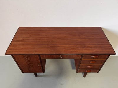 
                  
                    Deens bureau klein model - LOUI.STORE
                  
                