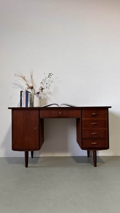 
                  
                    Deens bureau klein model - LOUI.STORE
                  
                