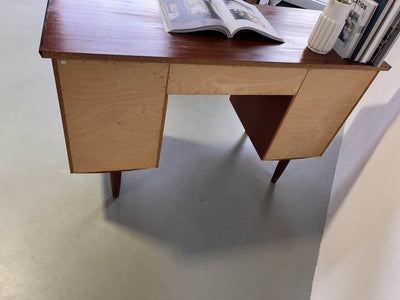 
                  
                    Deens bureau klein model - LOUI.STORE
                  
                