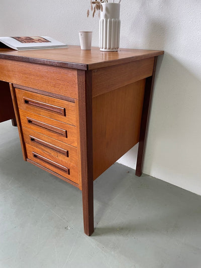 
                  
                    Deens bureau teak - LOUI.STORE
                  
                
