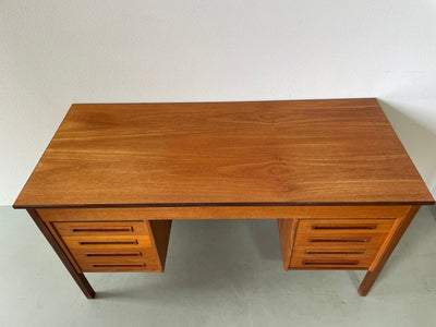
                  
                    Deens bureau teak - LOUI.STORE
                  
                