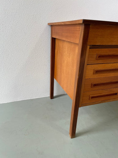 
                  
                    Deens bureau teak - LOUI.STORE
                  
                