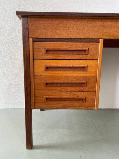 
                  
                    Deens bureau teak - LOUI.STORE
                  
                