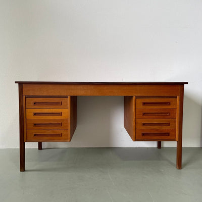 
                  
                    Deens bureau teak - LOUI.STORE
                  
                